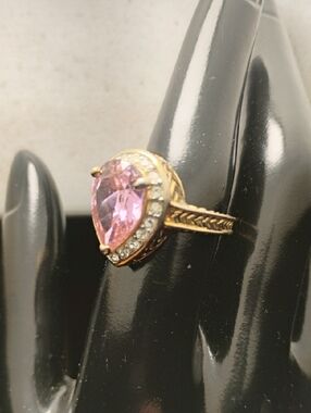 Pear Shaped Pink Gemstone Or CZ Ring Size 8 Fun Cocktail Statement Ring